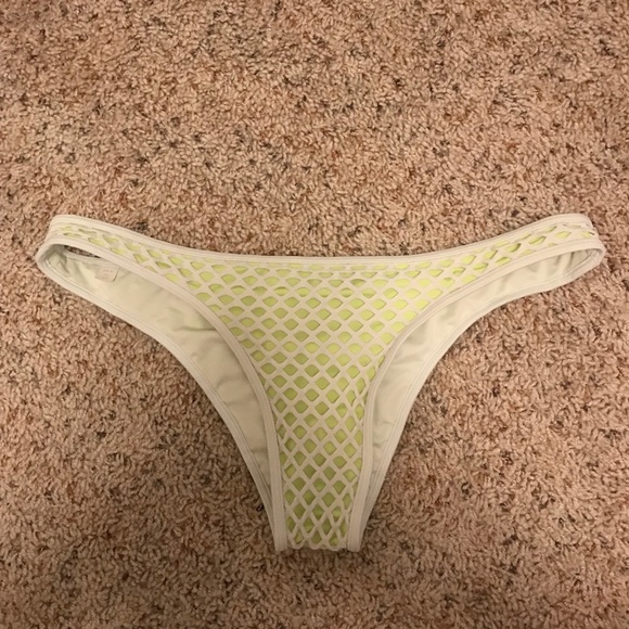 Victoria’s Secret swim suit bottoms - Picture 1 of 3